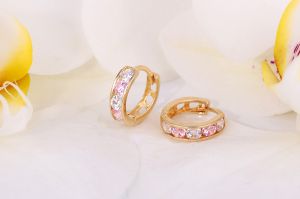 Arany baba fülbevaló rózsaszín fehér köves 6mm extra erős kapoccsal - Arany baba fülbevaló - ezüs ékszer webáruház