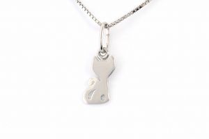 Fehér arany medál apró cica - 