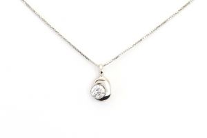 Fehér arany medál ovális nagy kővel - 